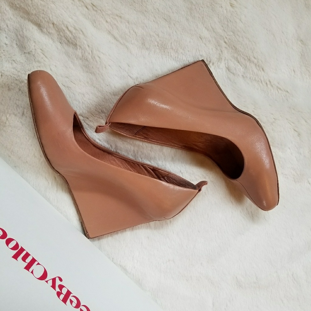 🏆ULTRA RARE🏆SEE BY CHLOÉ nude leather wedge pump